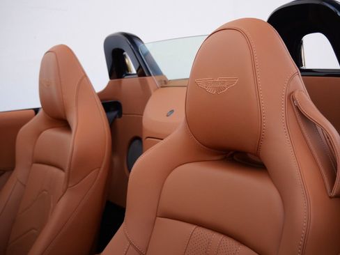 New 2026 Aston Martin V8 Vantage Convertible image 5