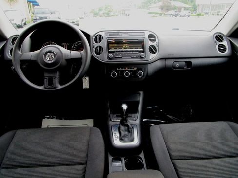 Used 2012 Volkswagen Tiguan SEL image 2