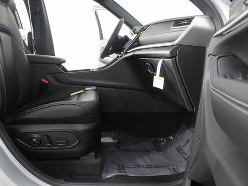 New 2025 Jeep Grand Cherokee L Limited w/ Trailer Tow Package image 24