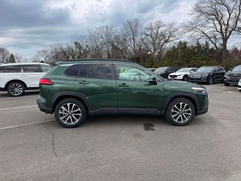 Used 2023 Toyota Corolla Cross XLE w/ Convenience Package image 8