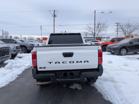 Used 2024 Toyota Tacoma SR image 6