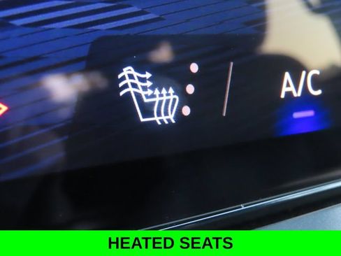 Used 2025 Chevrolet Traverse LT w/ Driver Confidence Package AWD/4WD image 4