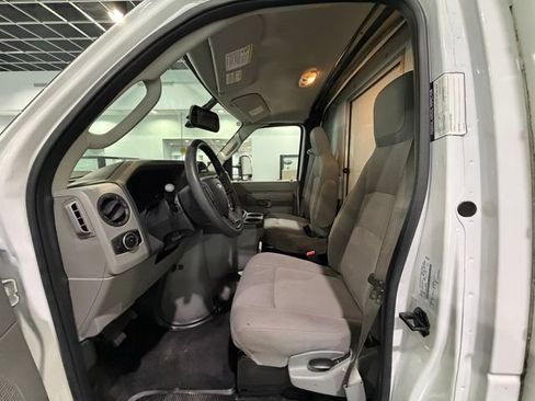 Used 2024 Ford E-350 and Econoline 350 Super Duty w/ Driver's Safety Package RWD image 10