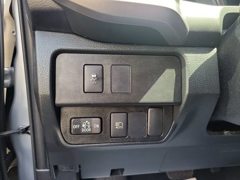 Used 2021 Toyota Tacoma SR5 RWD image 15