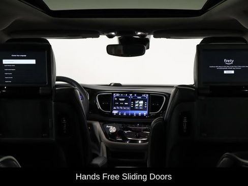 Used 2023 Chrysler Pacifica Limited w/ Uconnect Theater Family Group AWD/4WD image 19