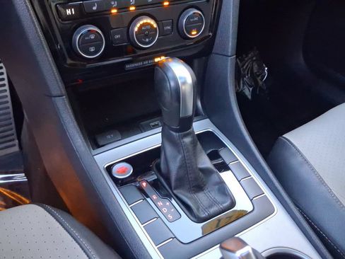 Certified 2021 Volkswagen Passat 2.0T R-Line FWD image 22