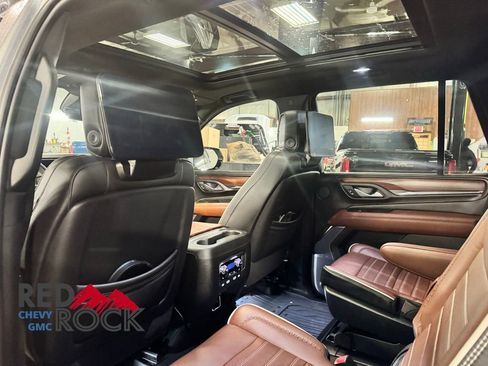 Used 2023 GMC Yukon Denali Ultimate image 11