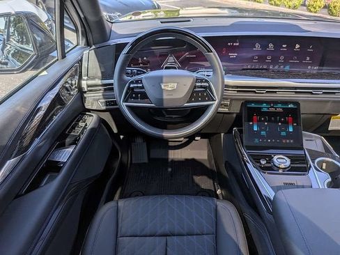 New 2026 Cadillac Escalade IQL Sport 1 w/ LPO, ONYX Package AWD/4WD image 18