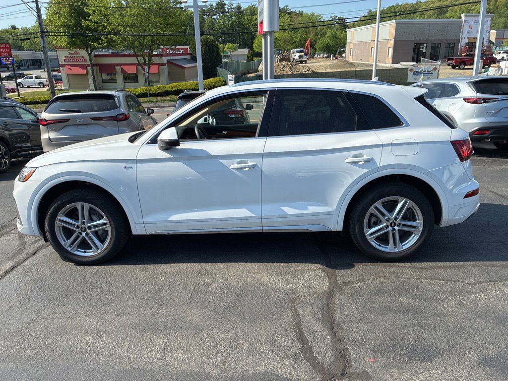 Used 2023 Audi Q5 e Premium w/ Convenience Package AWD/4WD image 4