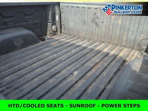 Used 2022 Chevrolet Silverado 1500 High Country w/ Technology Package image 11