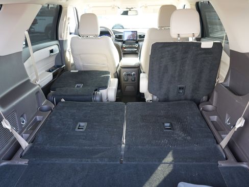 Used 2023 Ford Explorer Platinum w/ Class IV Trailer Tow Package image 32