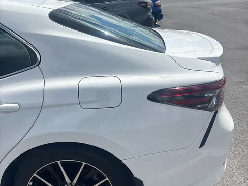Used 2023 Toyota Camry SE FWD image 5
