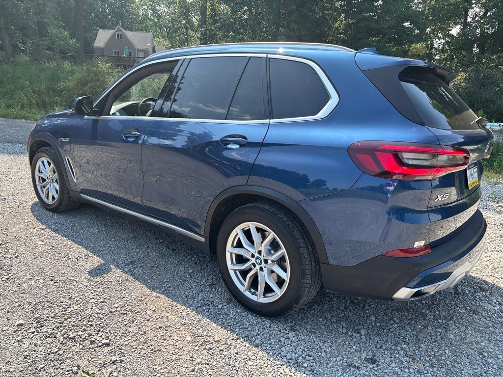 Used 2023 BMW X5 xDrive45e w/ Executive Package AWD/4WD image 7