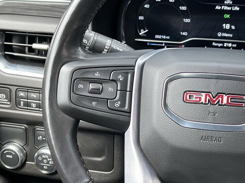 Used 2022 GMC Yukon XL SLT w/ SLT Luxury Package image 39