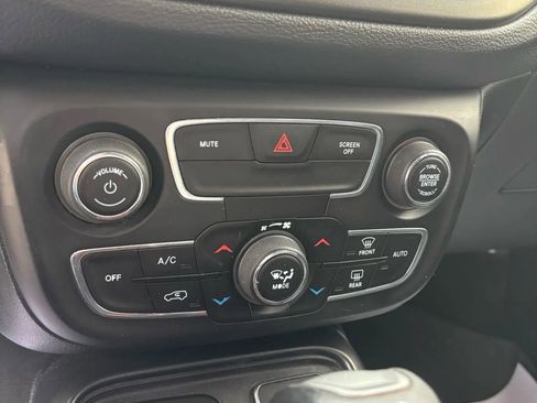 Used 2019 Jeep Compass Trailhawk image 15