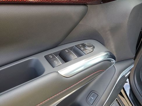 New 2026 Chevrolet Traverse RS w/ LPO, Floor Liner Package AWD/4WD image 15
