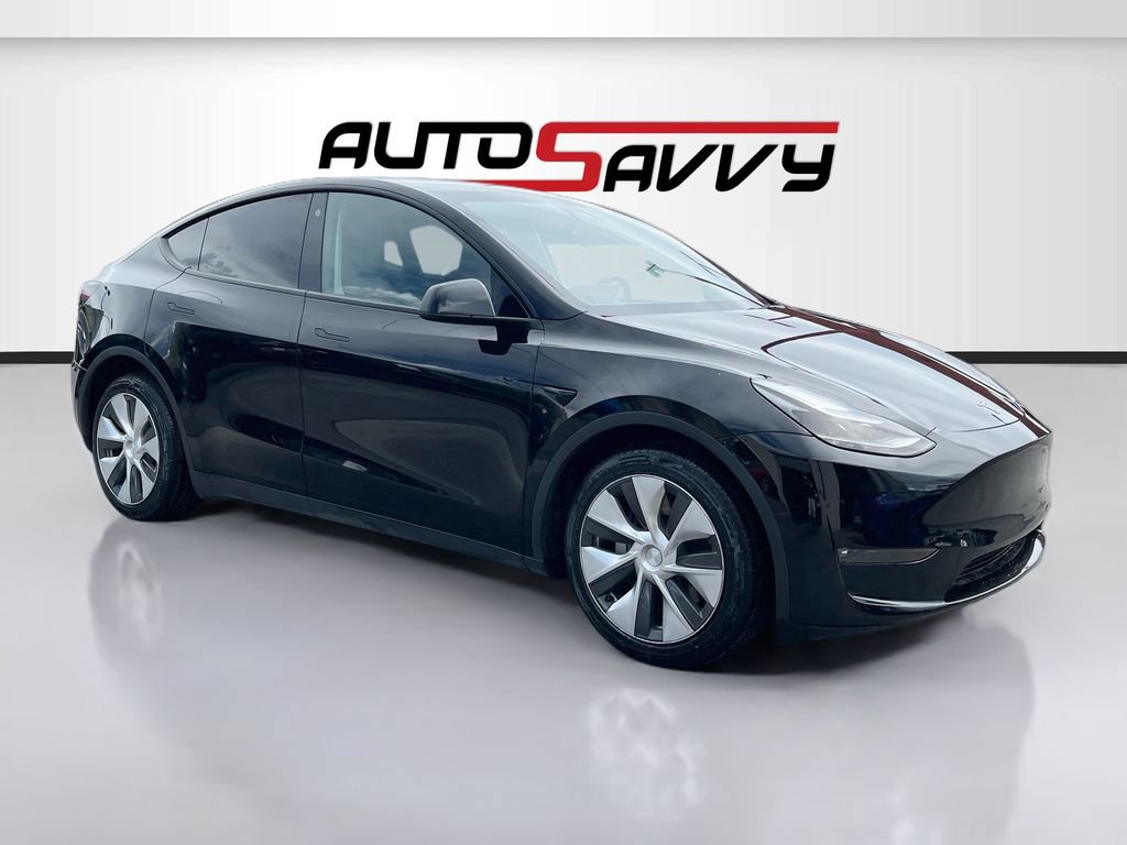 Used 2023 Tesla Model Y Long Range AWD/4WD image 1