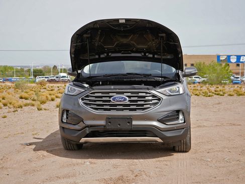 Used 2021 Ford Edge Titanium FWD image 4