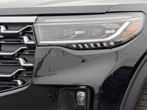 New 2026 Ford Explorer Platinum image 9