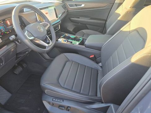 New 2026 Volkswagen Atlas SEL image 6