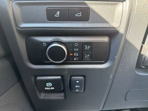 Used 2024 Ford Expedition XLT image 34