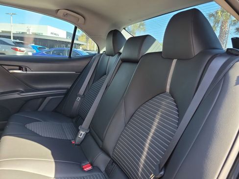 Used 2023 Toyota Camry SE w/ Cold Weather Package image 11