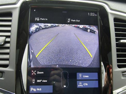 Used 2018 Volvo XC90 T5 Momentum w/ Convenience Package image 24