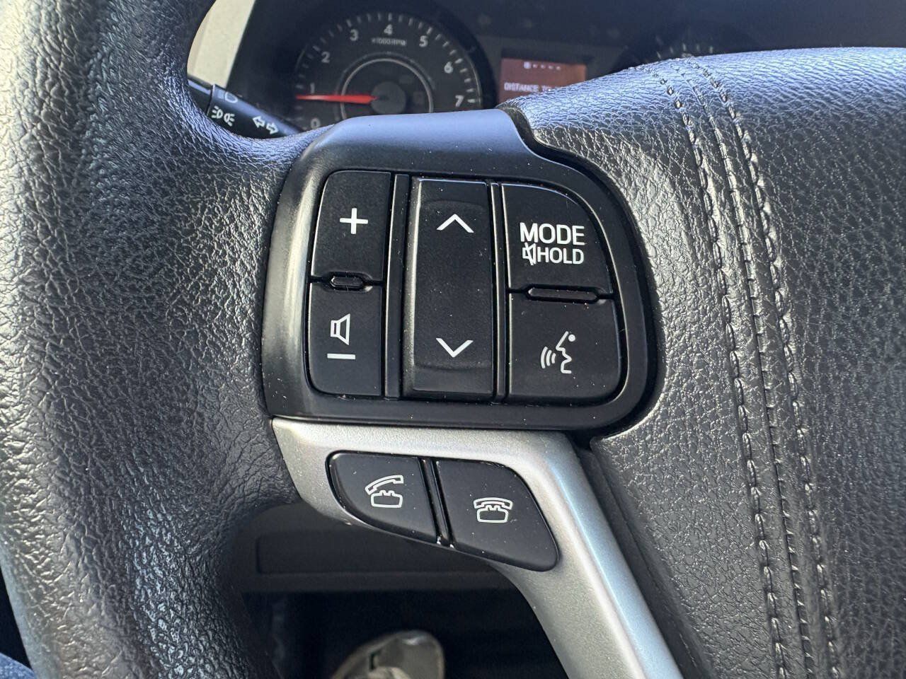 Used 2015 Toyota Sienna LE FWD image 29
