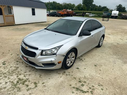 Used 2016 Chevrolet Cruze LS FWD image 2