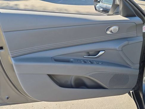 Used 2025 Hyundai Elantra SEL FWD image 11