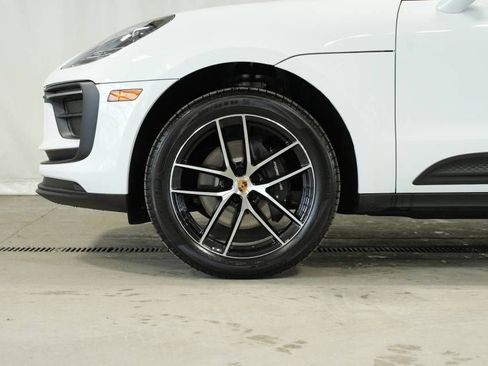 Certified 2025 Porsche Macan AWD/4WD image 41