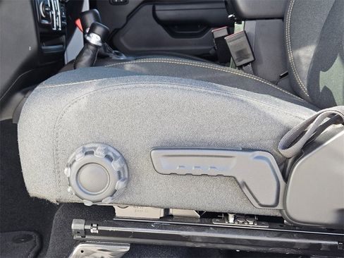 Used 2024 Jeep Wrangler Unlimited w/ Convenience Group image 17