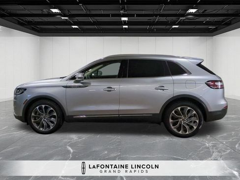 Used 2023 Lincoln Nautilus Reserve image 2