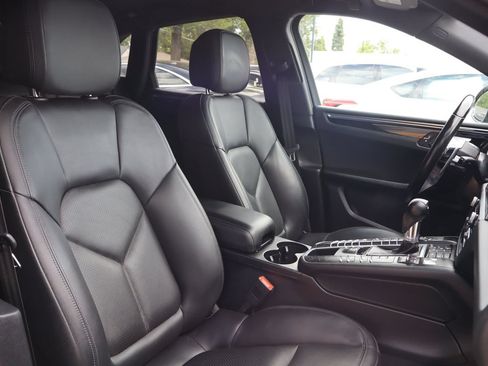 Used 2020 Porsche Macan AWD/4WD image 14