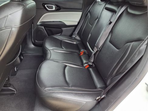 Used 2025 Jeep Compass Limited image 25