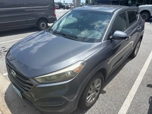 Used 2016 Hyundai Tucson SE FWD image 1