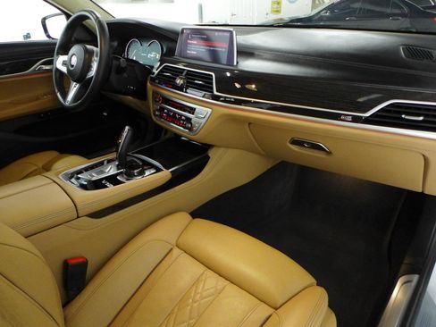 Used 2019 BMW M760i xDrive AWD/4WD image 15