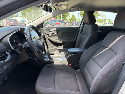 Used 2016 Chevrolet Malibu LT FWD image 14
