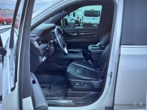 Used 2021 GMC Yukon XL Denali w/ Denali Ultimate Package image 5