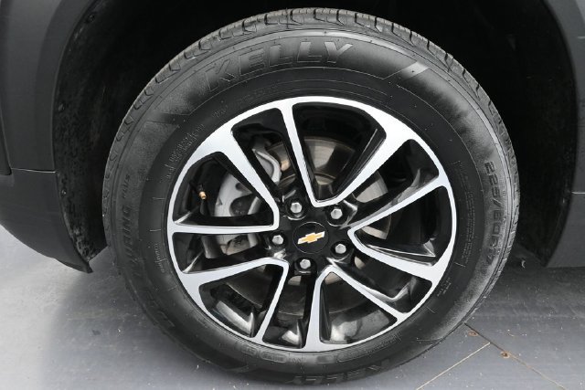 Used 2025 Chevrolet TrailBlazer LT AWD/4WD image 21