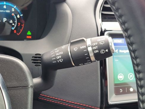 Used 2017 Jaguar F-PACE S image 22