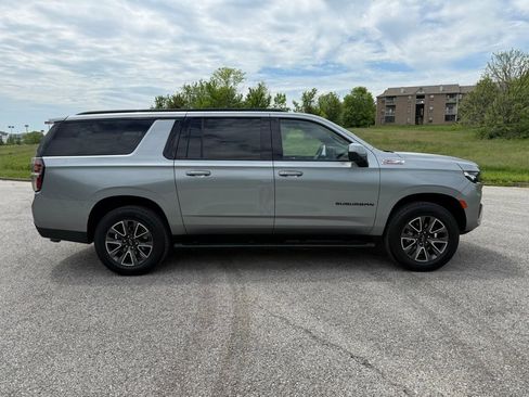 Used 2023 Chevrolet Suburban Z71 image 21