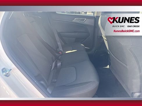 Used 2024 Kia Sportage LX image 17