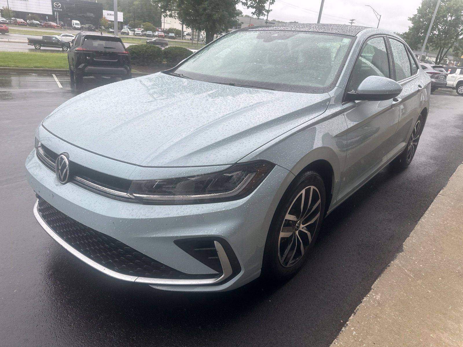 Used 2025 Volkswagen Jetta SE FWD image 19