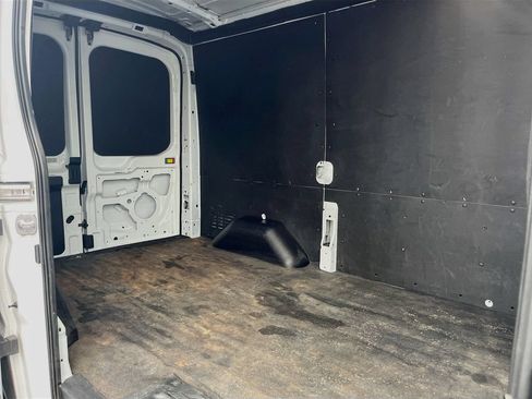 Used 2022 Ford Transit 250 Medium Roof AWD w/ Load Area Protection Package image 24