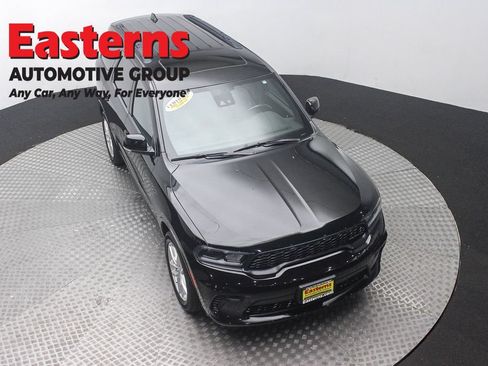 Used 2024 Dodge Durango GT RWD image 3