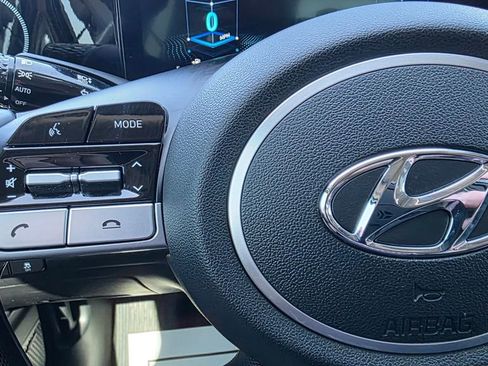 Used 2023 Hyundai Elantra Limited image 29