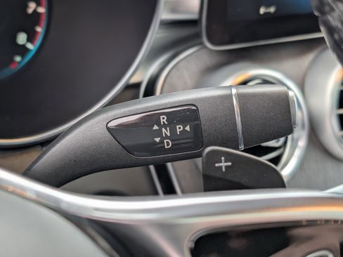 Used 2022 Mercedes-Benz GLC 300 4MATIC image 21