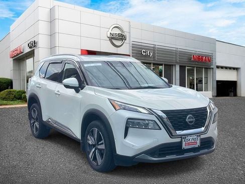 Used 2023 Nissan Rogue SL w/ SL Premium Package image 1