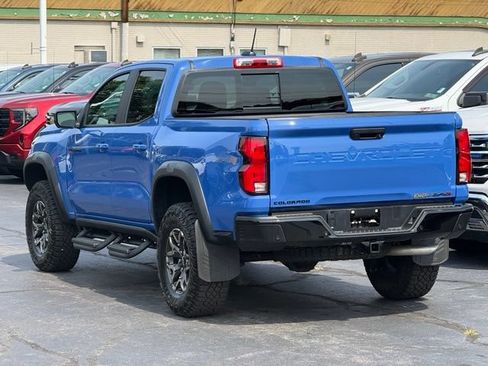 Used 2026 Chevrolet Colorado ZR2 w/ Technology Package AWD/4WD image 5